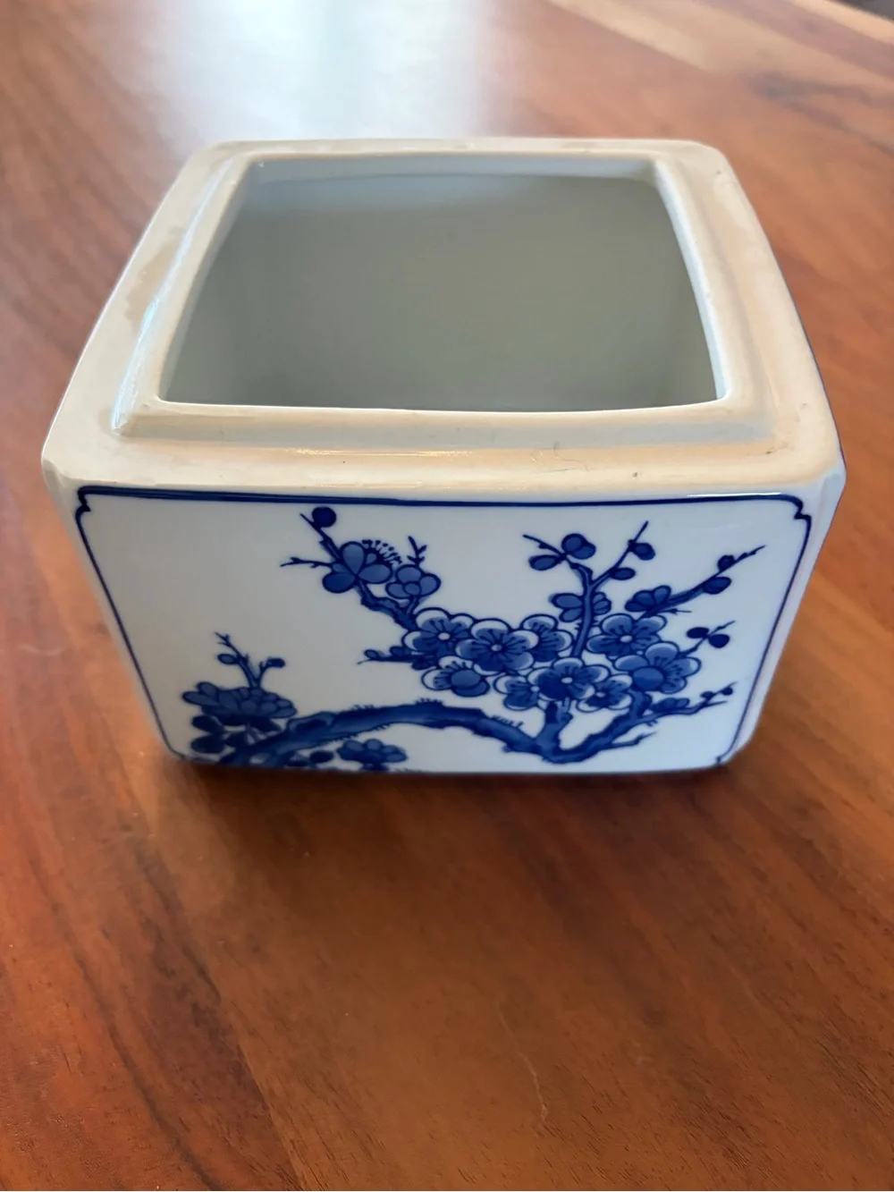 Vintage Bombay company vase/planter/cache pot blue and white 6 inches